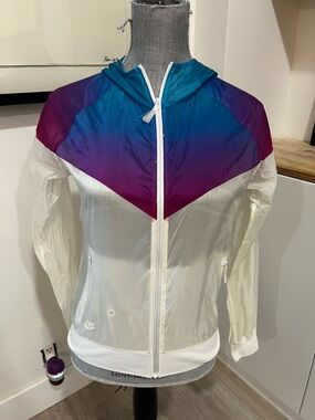 Nike Women's White Windbreaker with Purple and Blue Gradient Yoke
